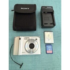 Samsung NV40 Digital camera Silver 10.5 MP Charger/Battery/case Tested & Works